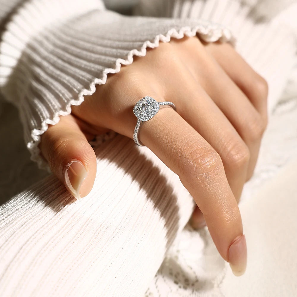 Anel Solitário Halo em Prata 925 com Moissanite e Certificado