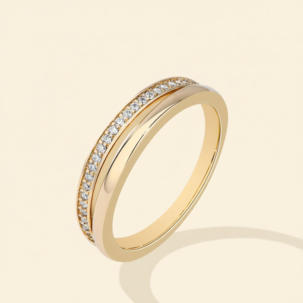 Anel Moissanite em Prata 925 com Banho de Ouro 18k — Design Duplo e Elegante