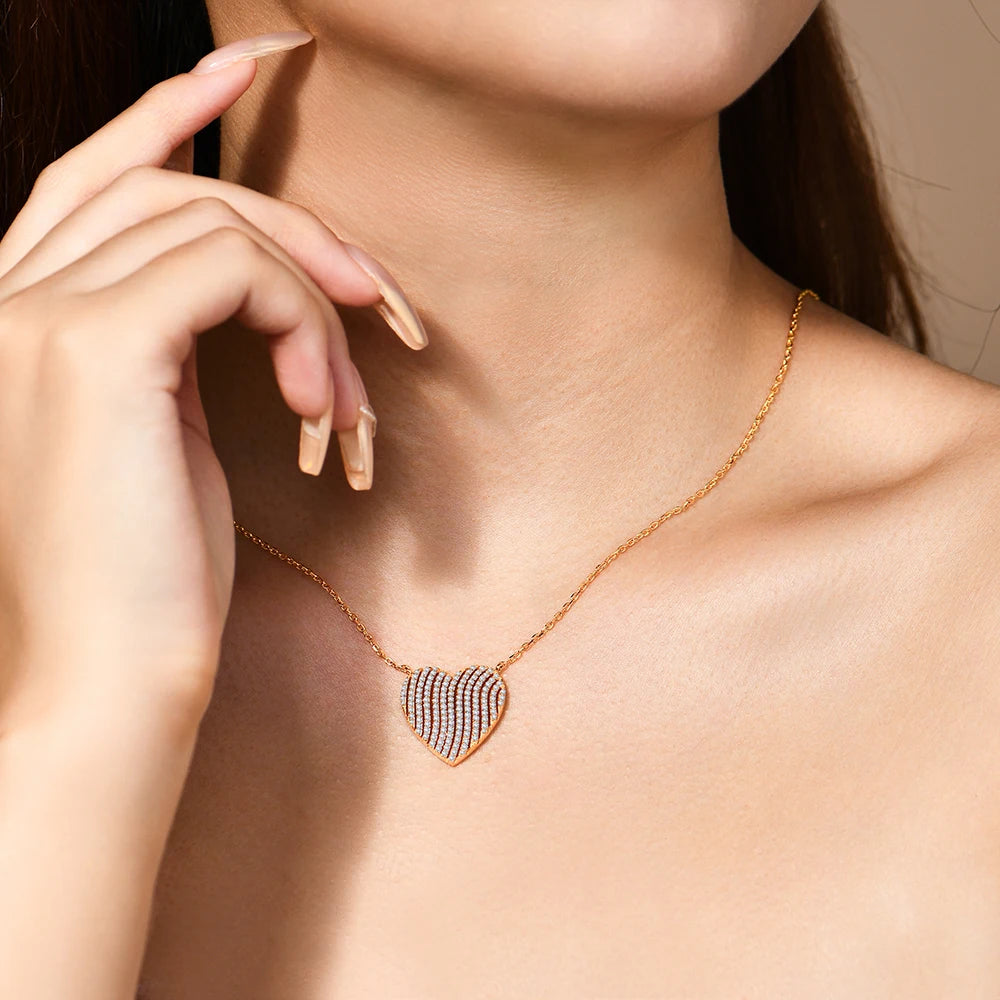 Colar Moissanite Coração em Prata 925 – Brilho Luxuoso e Sofisticado
