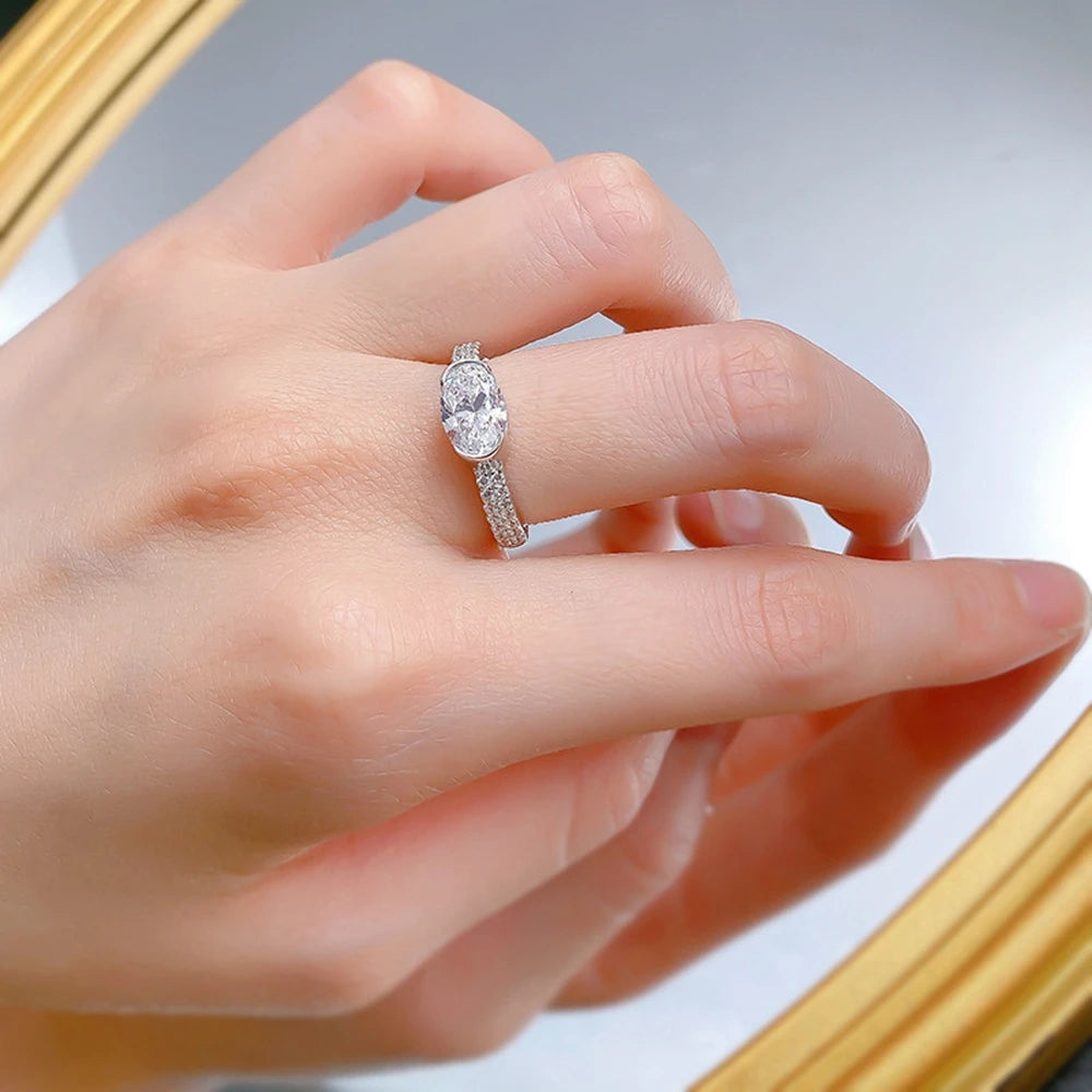 Anel de Prata 925 com Safira Oval 6x9 mm e Brilho Elegante