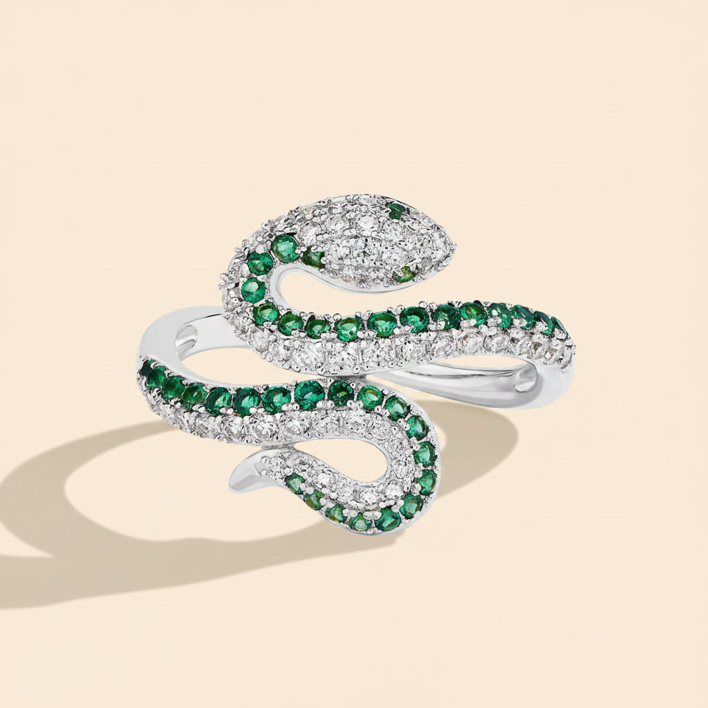 Anel Serpente com Moissanite e Prata 925 - Elegância e Brilho
