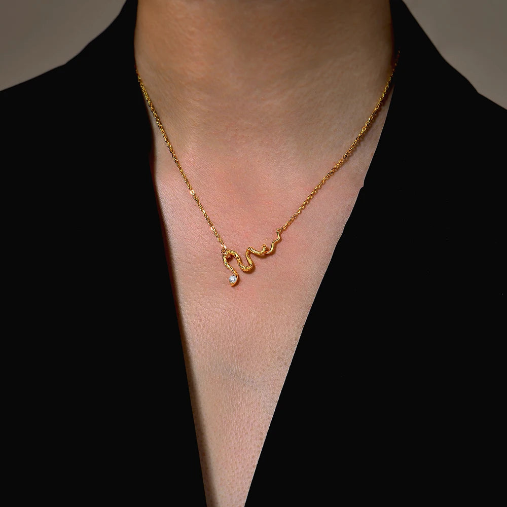 Colar Moissanite Serpente em Prata 925 - Brilho Elegante para Presentear