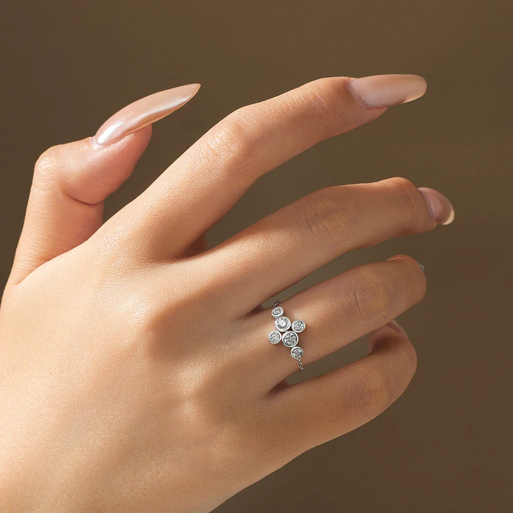 Anel Moissanite Redondo em Prata 925 com Corrente Soft Chain - Elegante e Versátil
