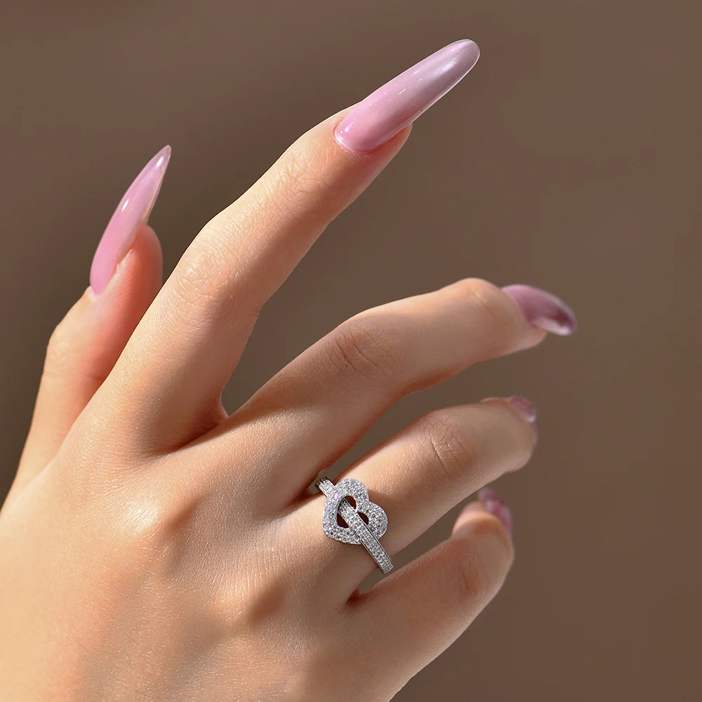 Anel Coração com Moissanite em Prata 925 — Design Clássico e Certificado