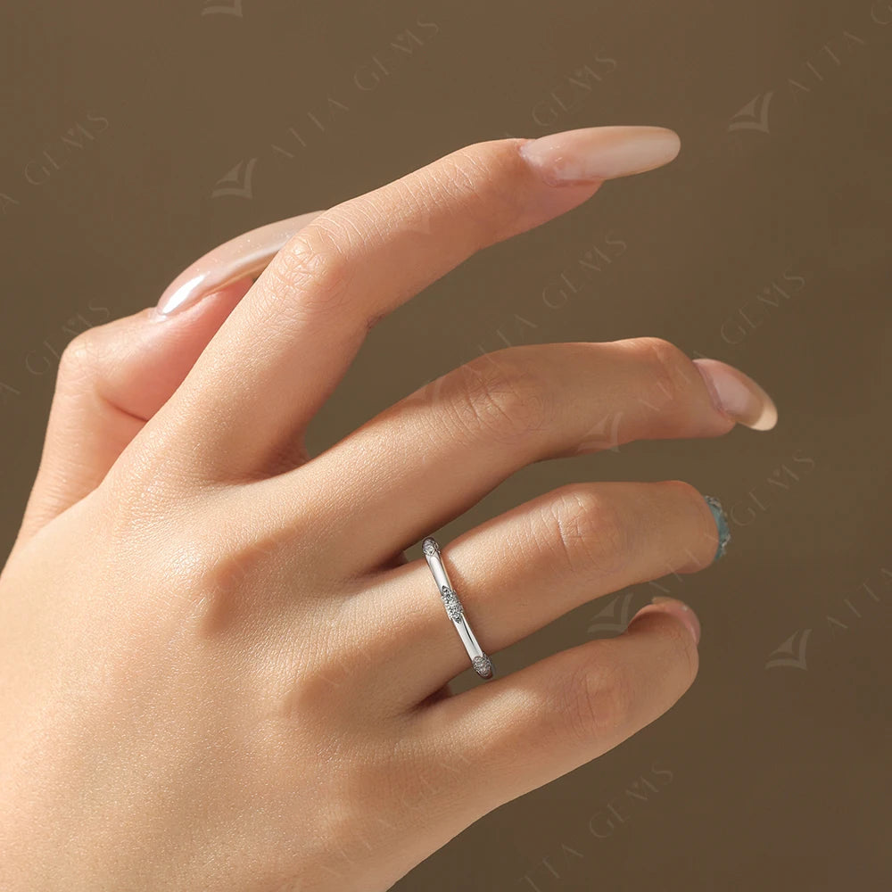 Anel Moissanite ATTAGEMS em Prata 925 - Design Simples e Elegante