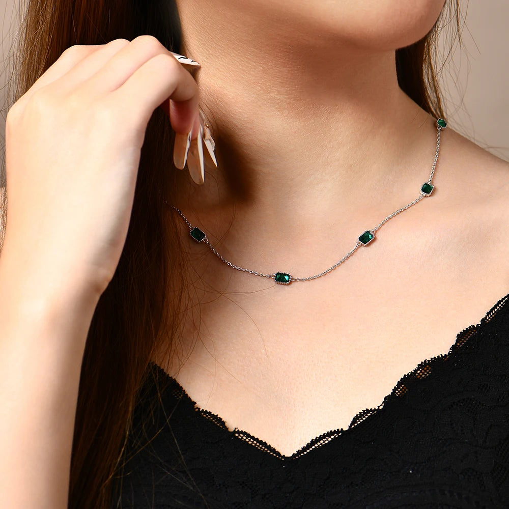 Colar Elegante com Esmeralda Zambiana e Prata 925 ATTAGEMS