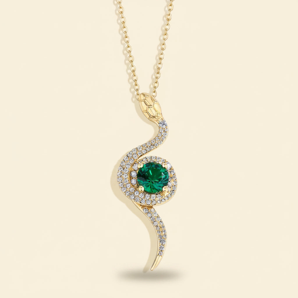 Colar Serpente em Prata 925 com Moissanite Verde - Elegância e Brilho