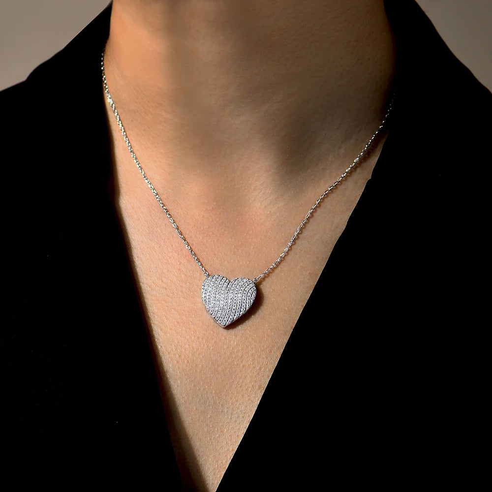 Colar Moissanite Coração em Prata 925 – Brilho Luxuoso e Sofisticado