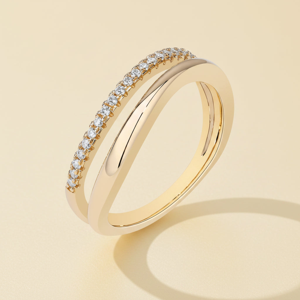 Anel Moissanite S925 ATTAGEMS com Acabamento Ondulado e Brilho Intenso