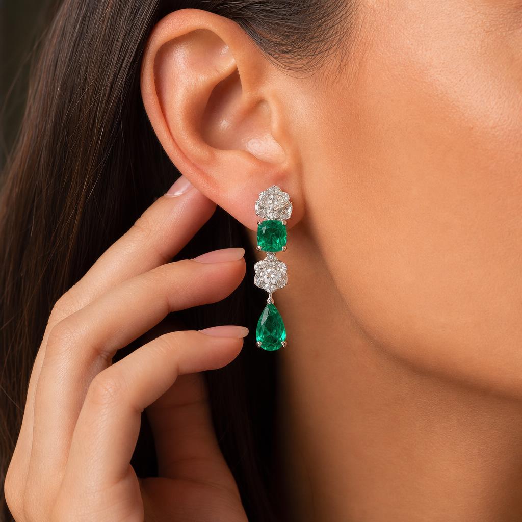 Brincos Vintage em Prata 925 com Esmeralda e Pedra de Alto Carbono - Flor Pendente