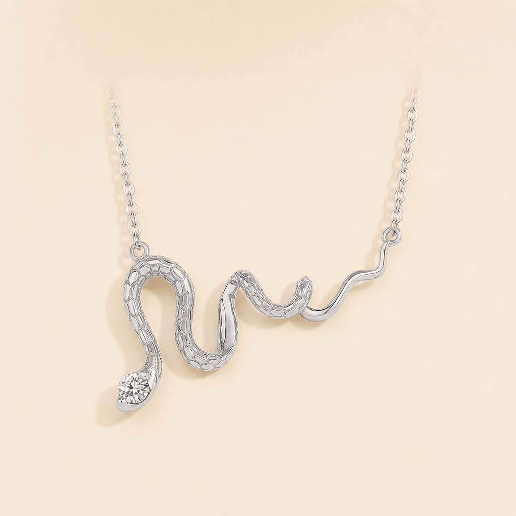 Jiboia Necklace - imagem tratada por IA
