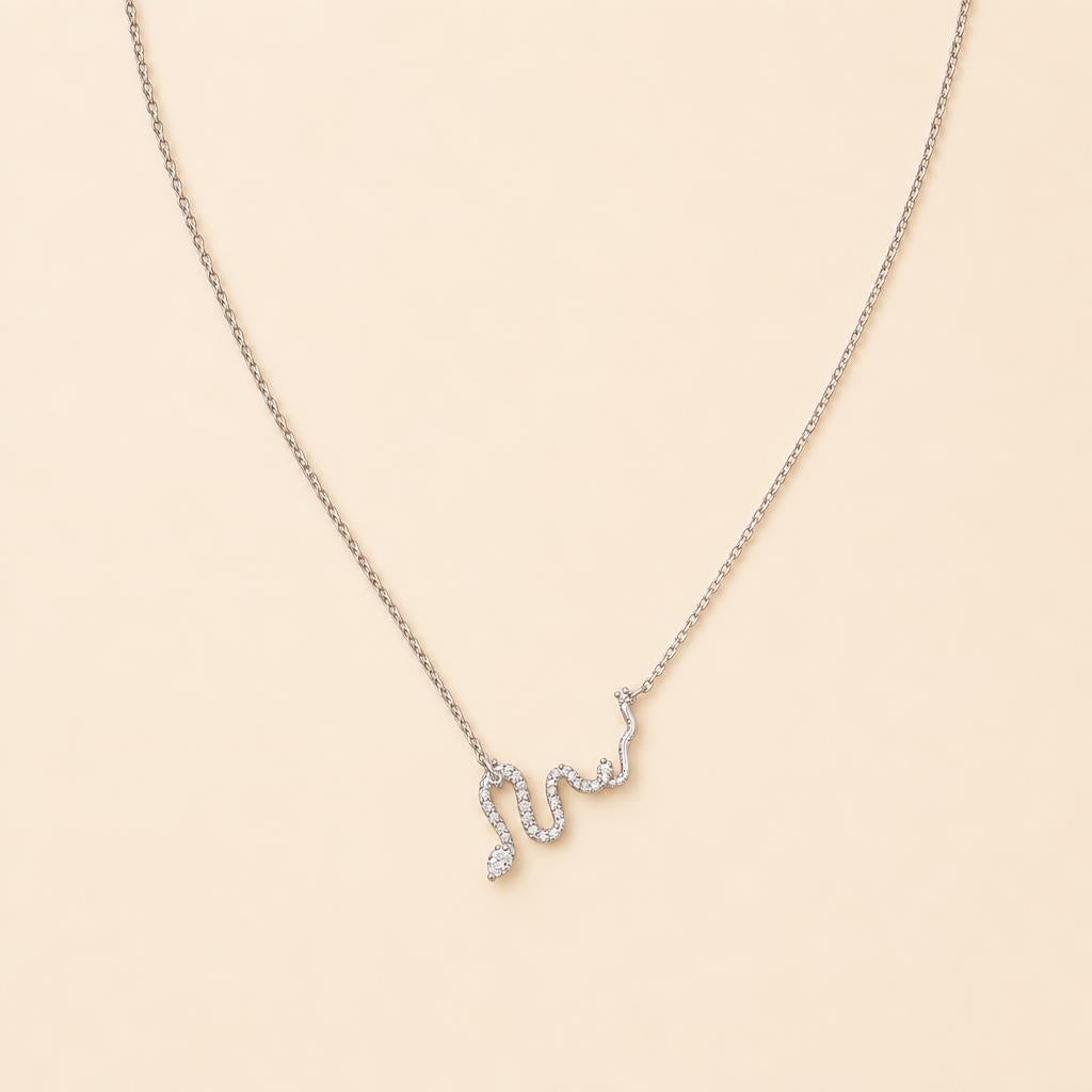 Jiboia Necklace - imagem tratada por IA
