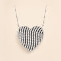 Saudade Necklace - imagem tratada por IA