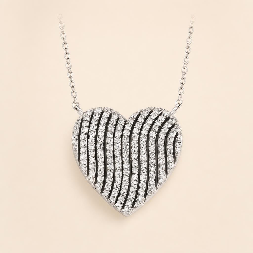 Saudade Necklace - imagem tratada por IA