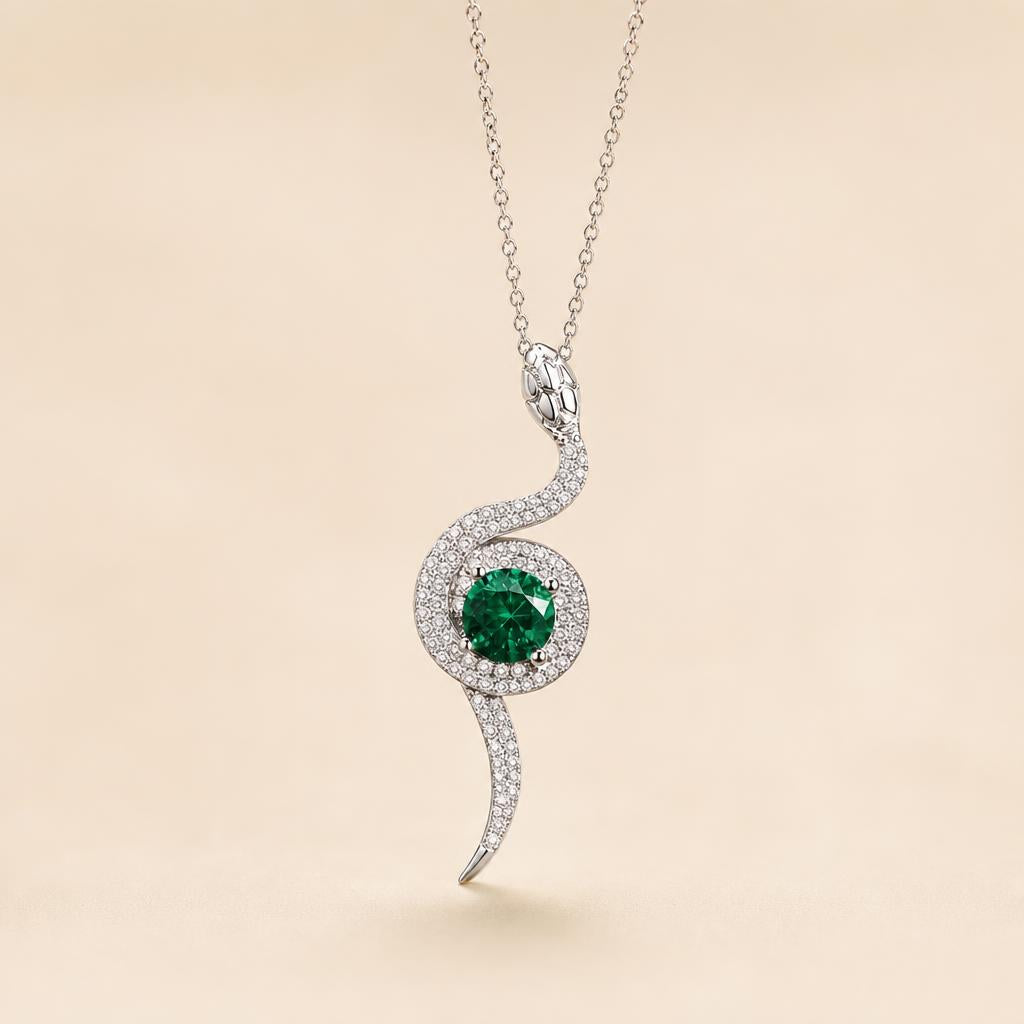 Jiboia-Verde Necklace - imagem tratada por IA