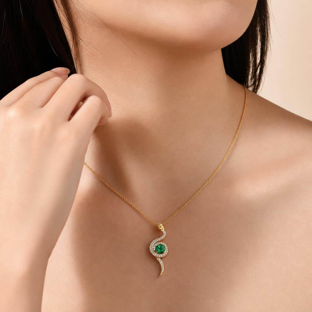 Jiboia-Verde Necklace - imagem tratada por IA
