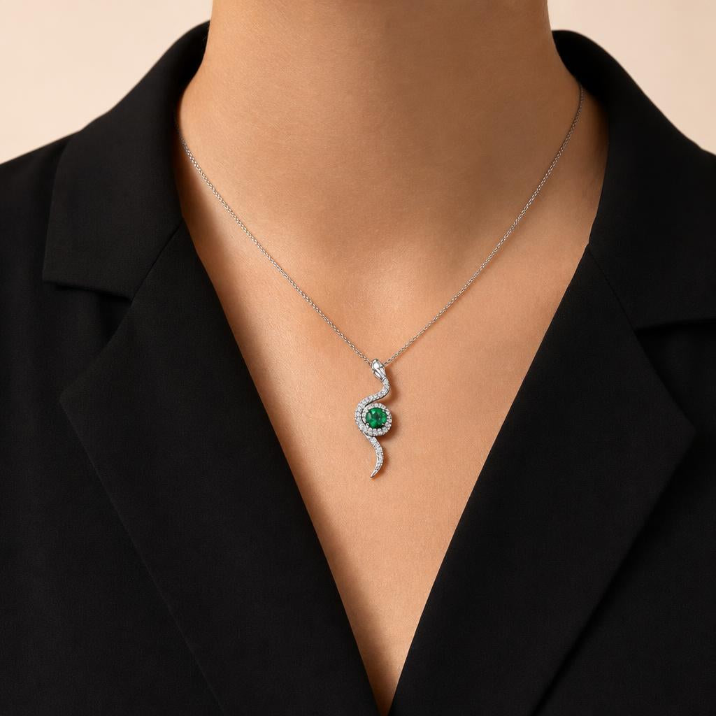 Jiboia-Verde Necklace - imagem tratada por IA