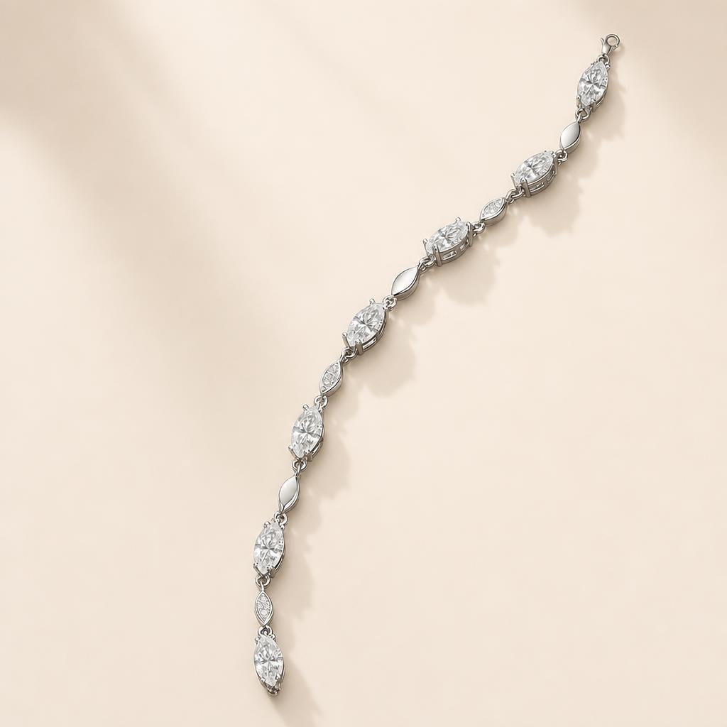Folha Bracelet - imagem tratada por IA